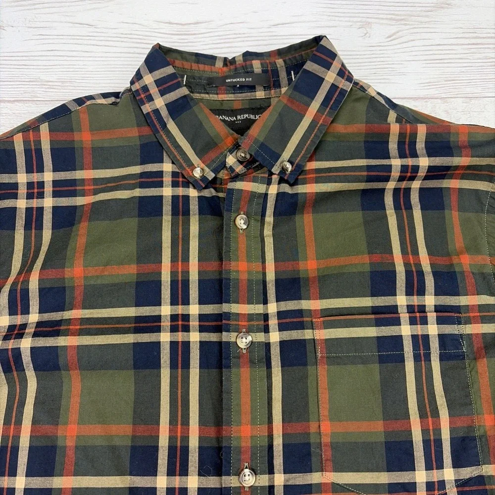 Banana Republic Untucked Fit Shirt Men's Large Plaid Green Blue Button Up